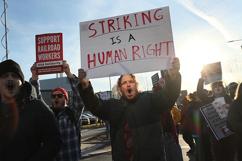 Betrayal of Rail Workers: Biden Visits&nbsp;Boston